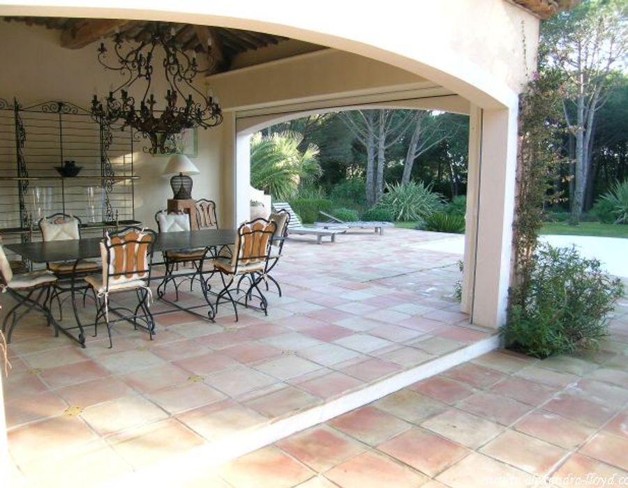 Luxurious Property next to Tahiti Beach 1