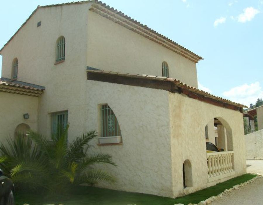 A provencal style villa located on the heights of Nice 6