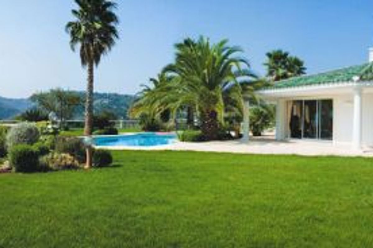 Wonderful Florentine style villa only 20mn from Cannes