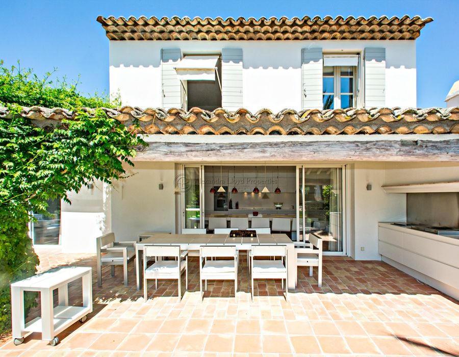 Walking distance to Tahiti Beach, lovely villa in Saint Tropez 2