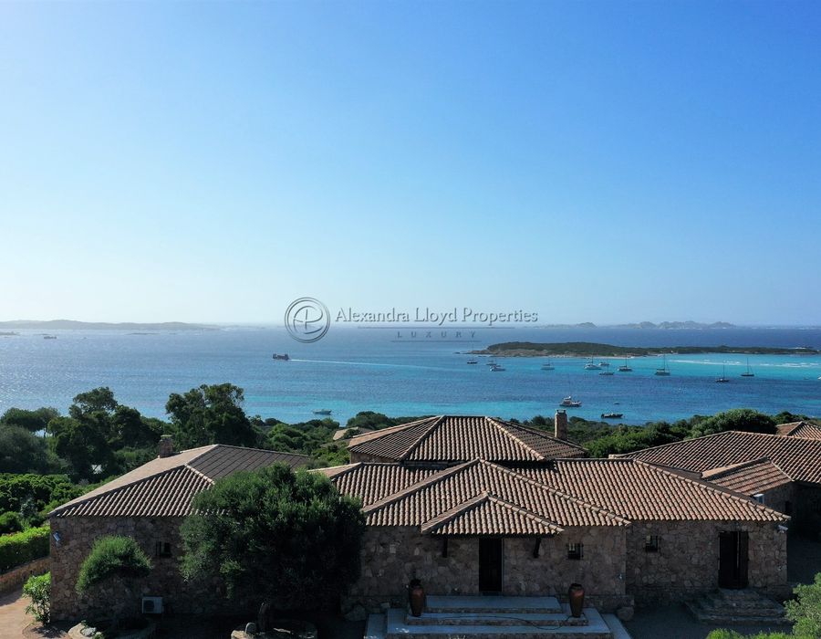 Wonderful villa for rent in Piantarella, Sperone, South Corsica 4