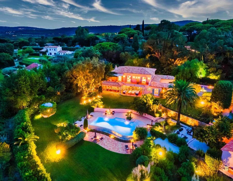 Fabulous views and a great location, La Belle Isnarde / Tahiti Saint Tropez 1