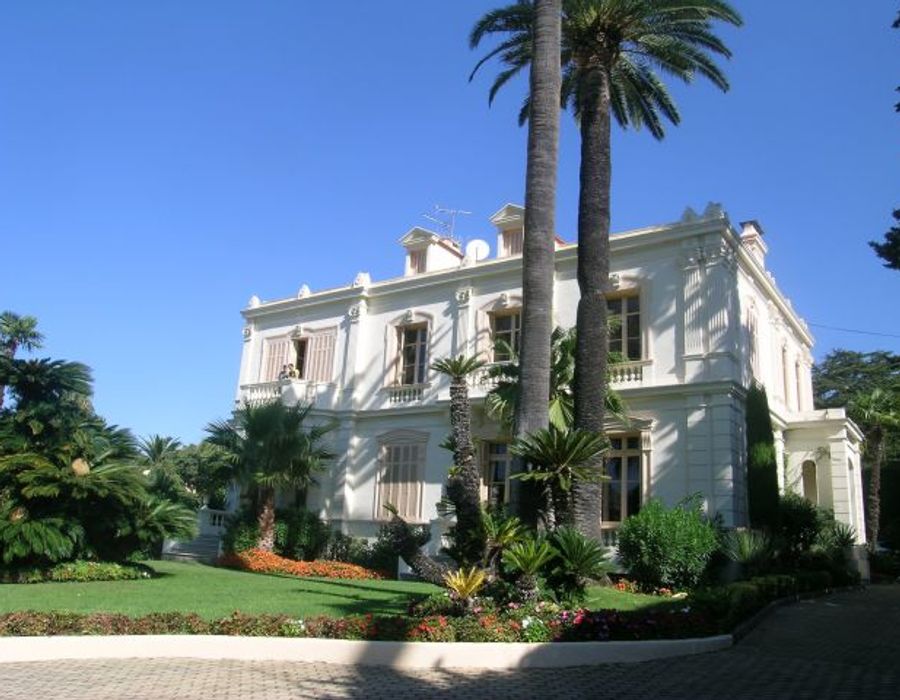 Stunning Belle Epoque property in the heart of Cannes 6