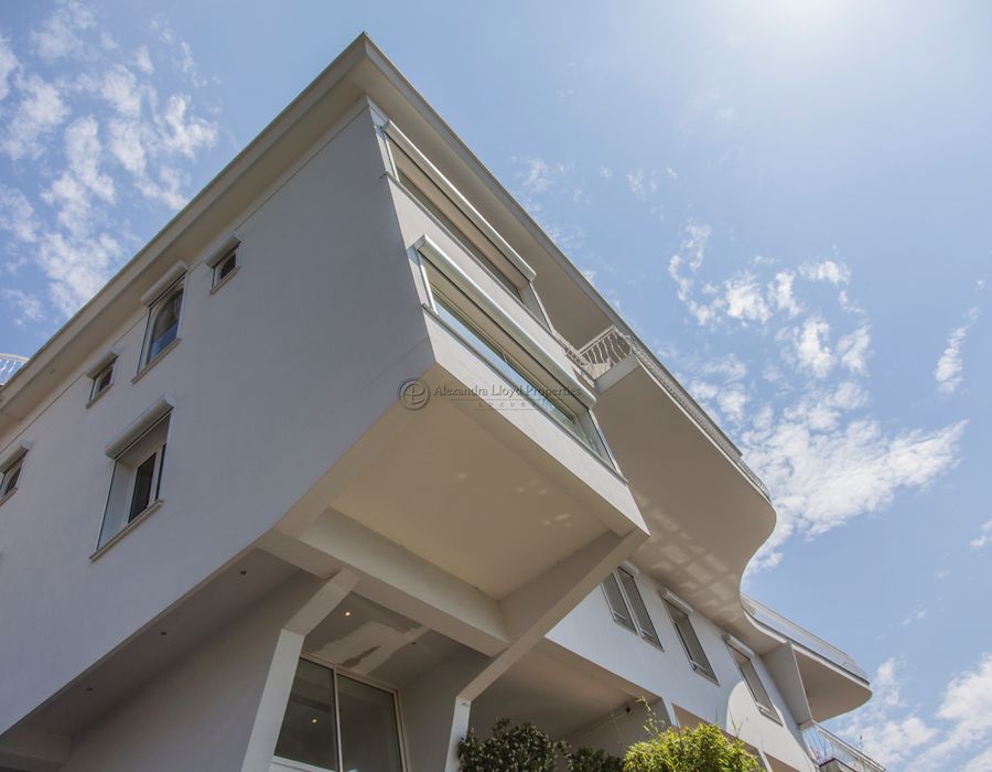 Breathtaking views over the Rade de Villefranche! 5