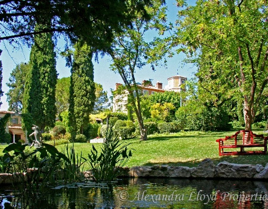 Castle for sale in La Colle sur Loup 2