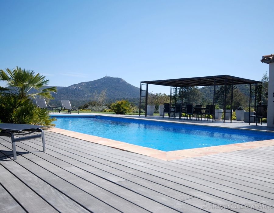 A superbly decorated property just outside Plan de la Tour 5