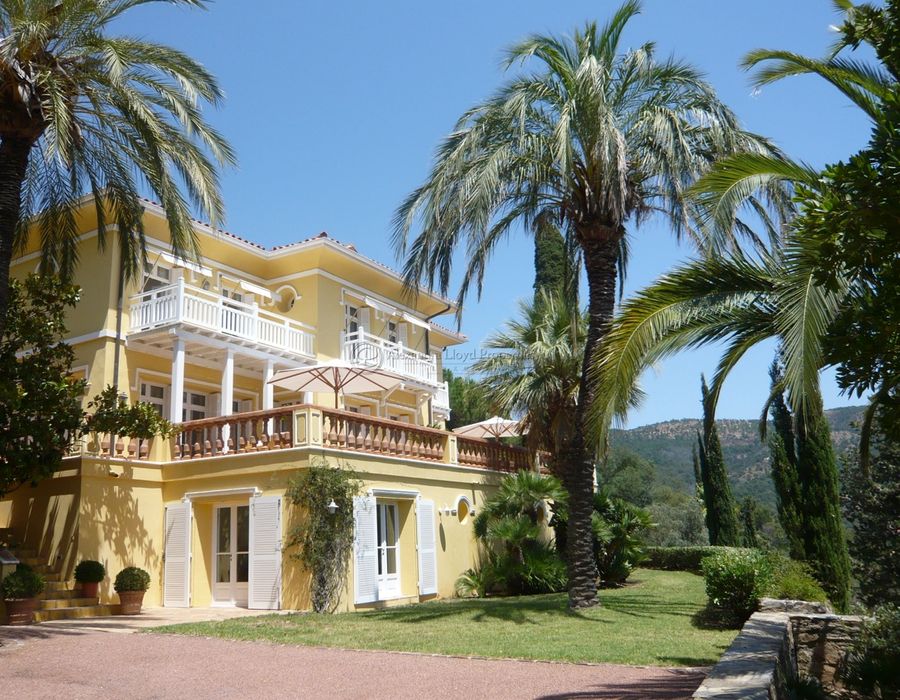 The Rolls Royce Villa! Royal Canadel 6