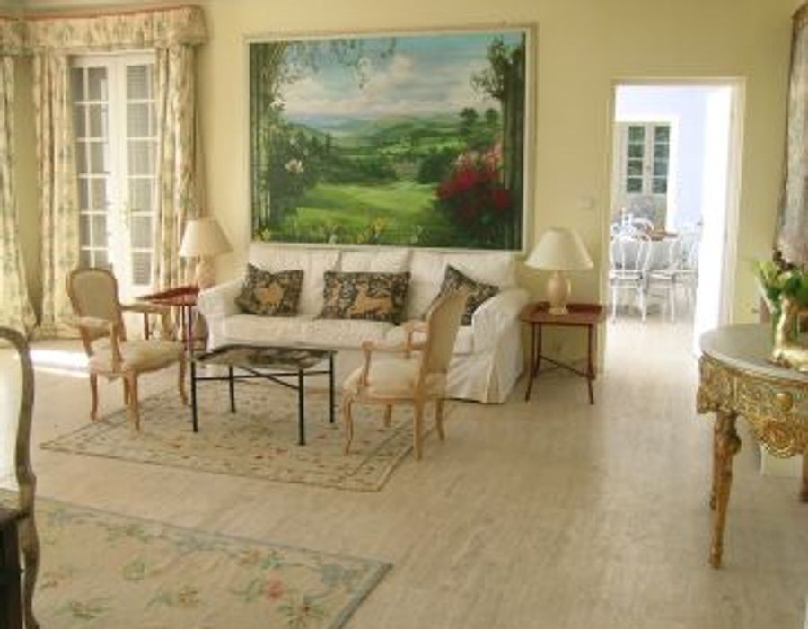 Palladian villa in a private domain in Valbonne with sea views. 4