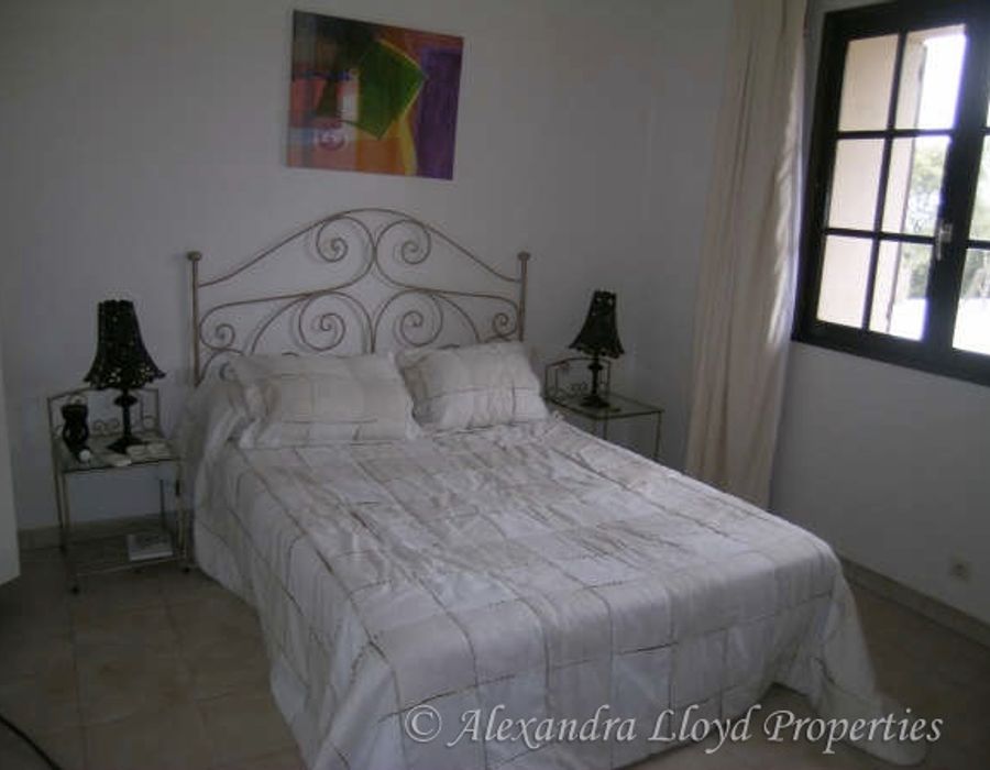 Close to the beaches of Cala Rossa and St Cyprien 5