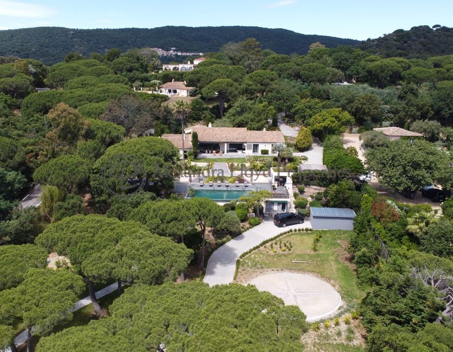 Villa for Rent in Domaine de l’Oumède, Ramatuelle, Enjoying Beautiful Views 1