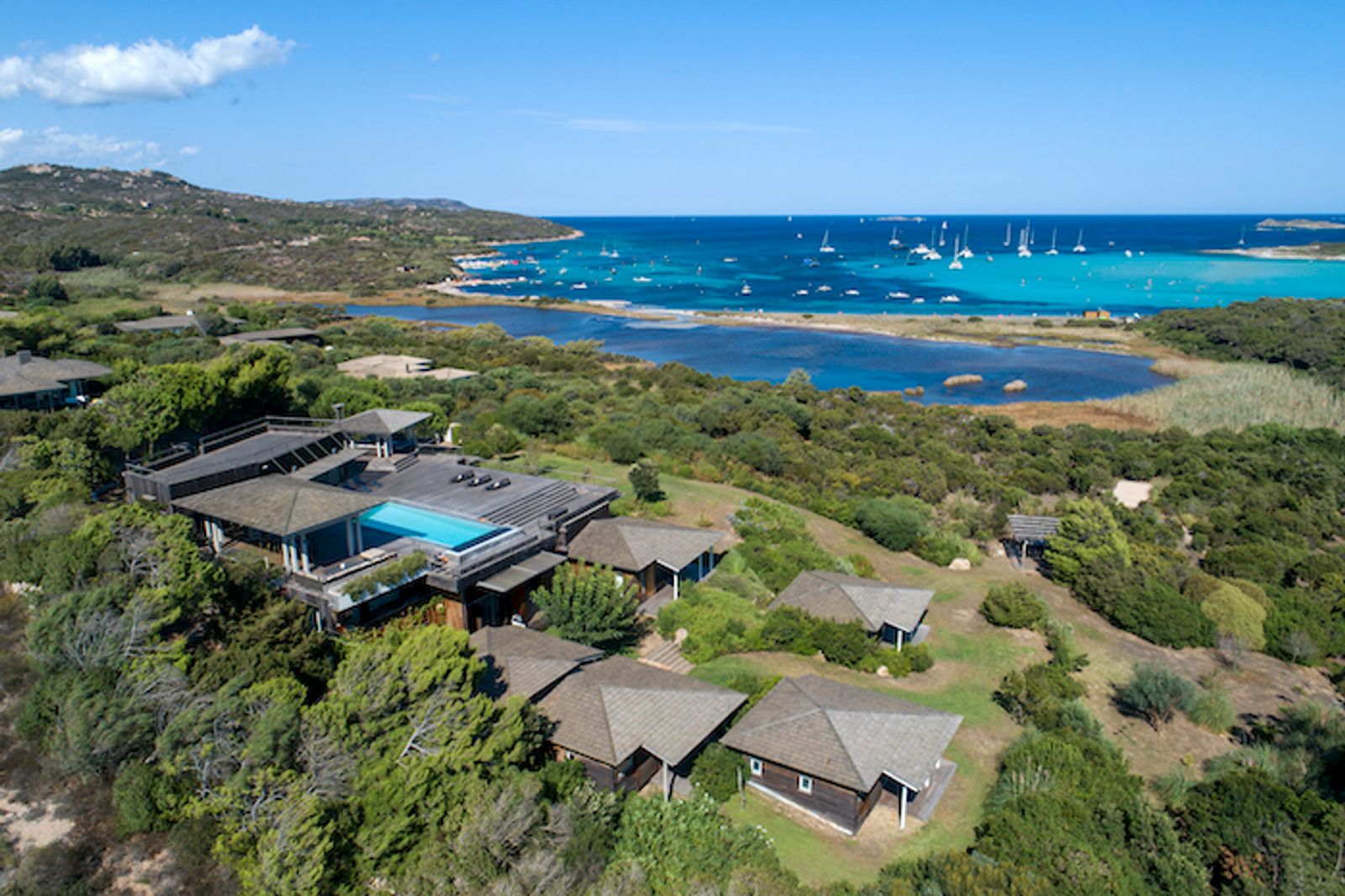 Fabulous villa for rent located in the Domaine de Sperone