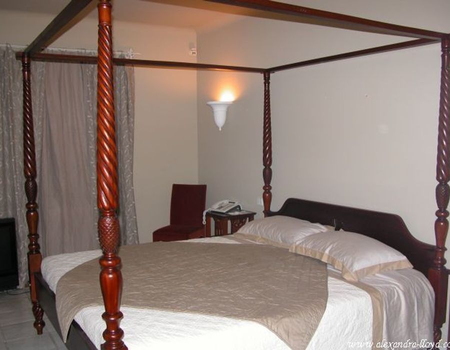 Wonderful Neo Provencal/modern property next to Tahiti Beach 2