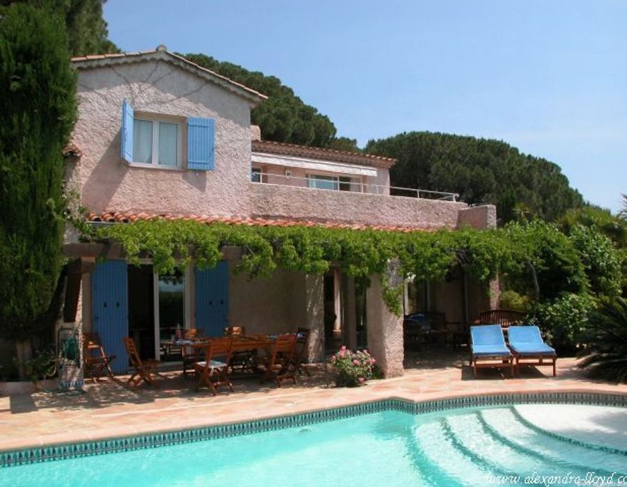 Charming villa in next to Tahiti Beach 5