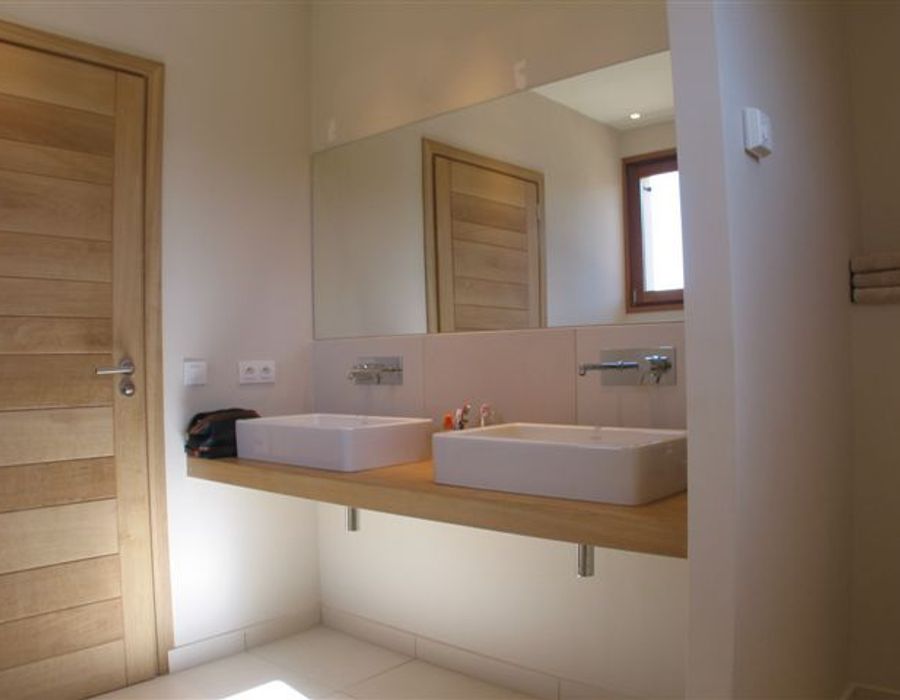 A stunning newly built property with breathtaking sea views 1