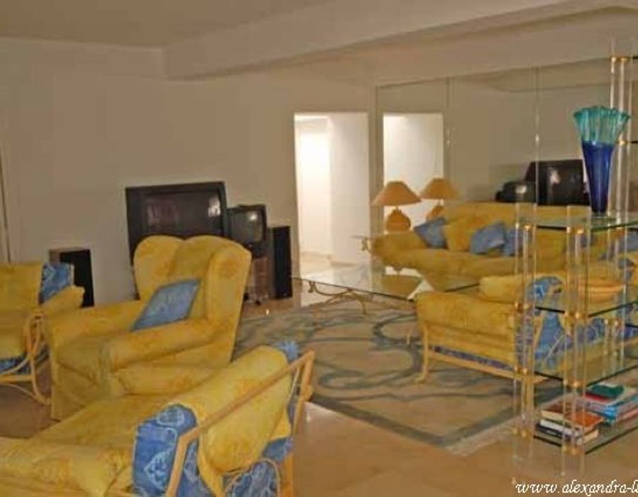 Waters edge property on the Cap d'Antibes 5