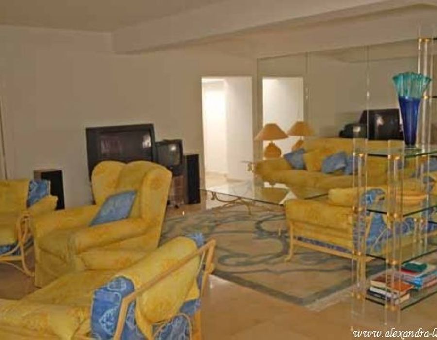 Waters edge property on the Cap d'Antibes 5