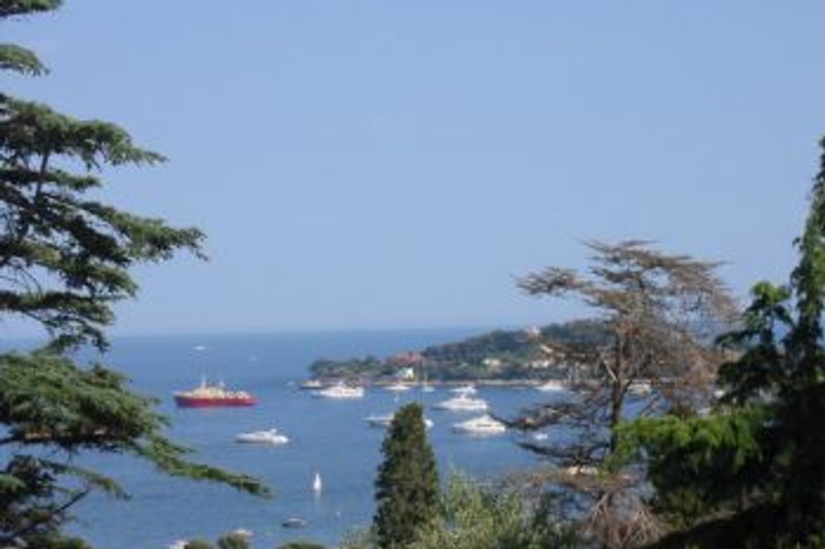 Newly built property in the hills of Beaulieu - lovely views