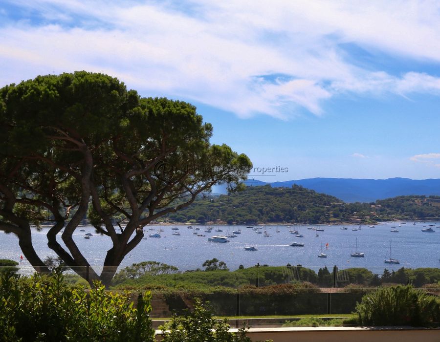 Les Parcs de Saint-Tropez: Exquisite Sunset Villa Overlooking Canoubiers Bay 1