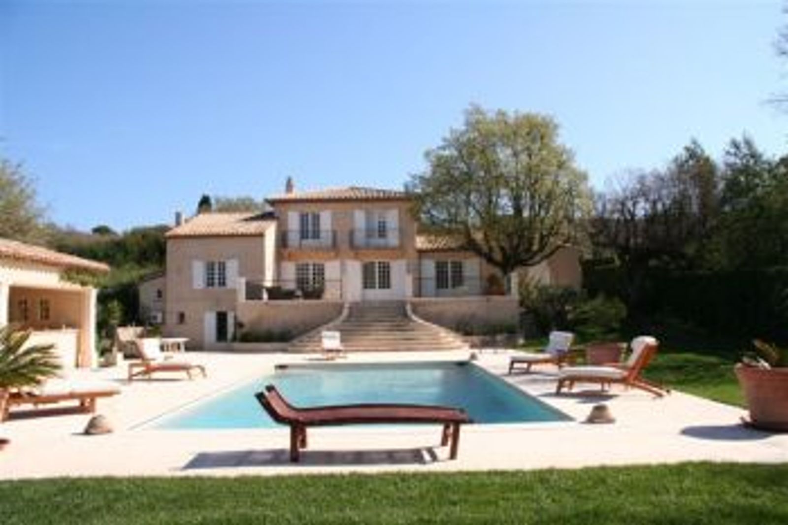 Superb newly built property in the Quartier des Carles, Saint Tropez