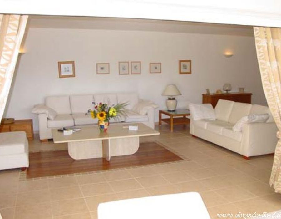 Breathtaking views and a delightful villa near Calvi, North Corsica 6