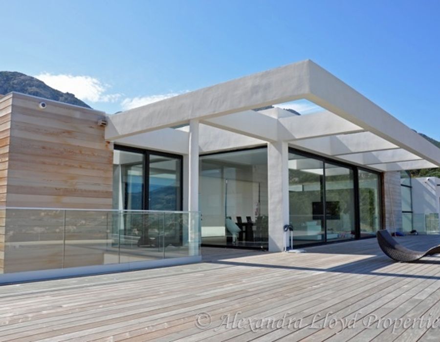 New! Stunning contemporary villa with breathtaking views over Calvi 4