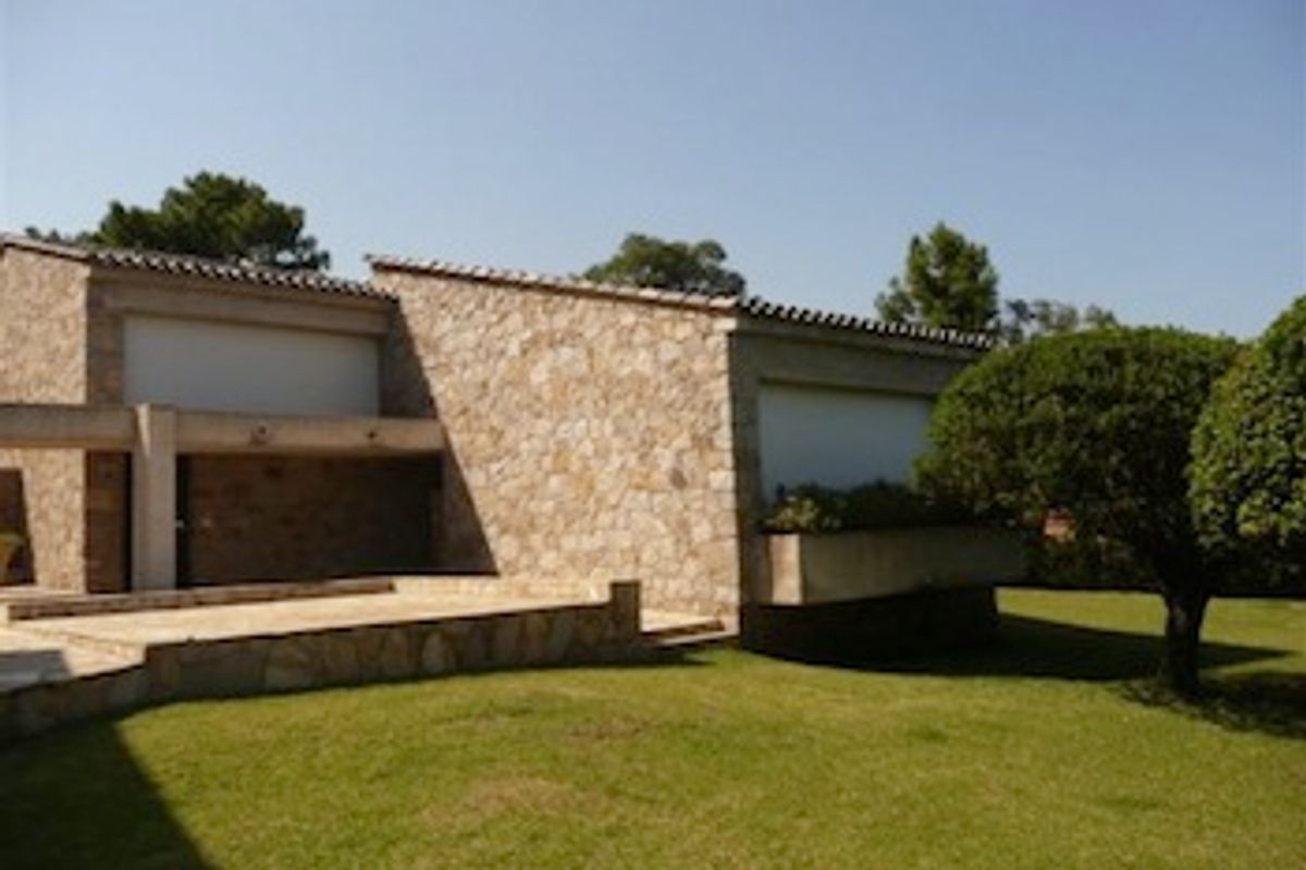 Water edge property at Porto-Vecchio