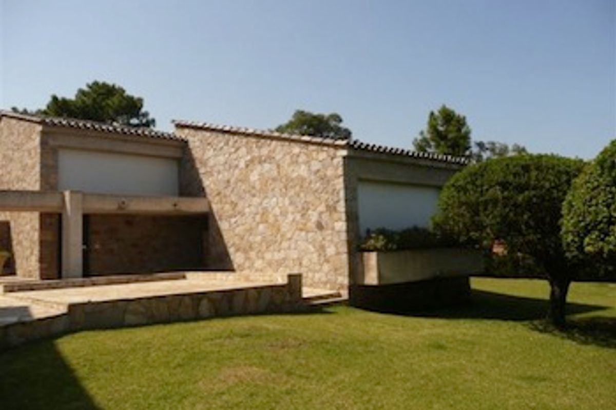 Water edge property at Porto-Vecchio