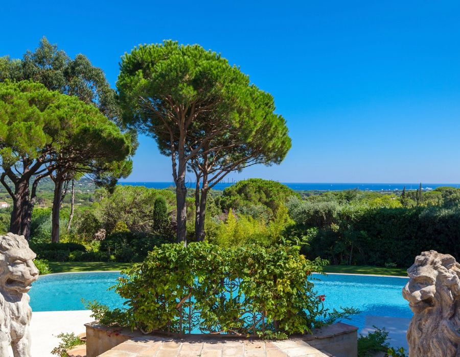 Fantastic property with sea views over the bay of Pampelonne 4