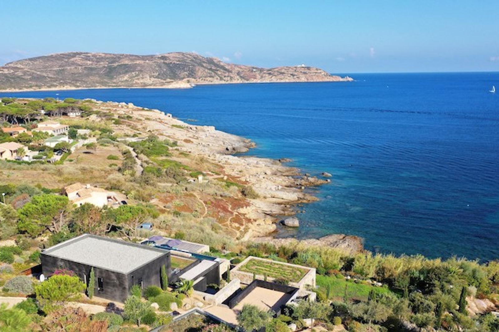 Contemporary villa located on the waterfront in Calvi