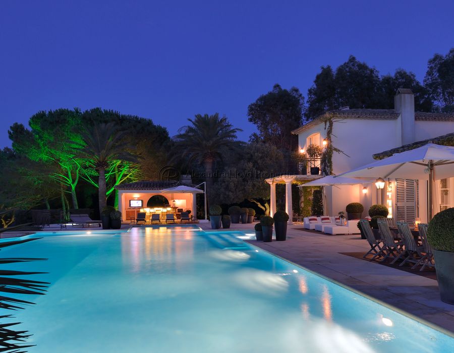 Wonderful views from a wonderful villa in Les Parcs de Saint Tropez 5