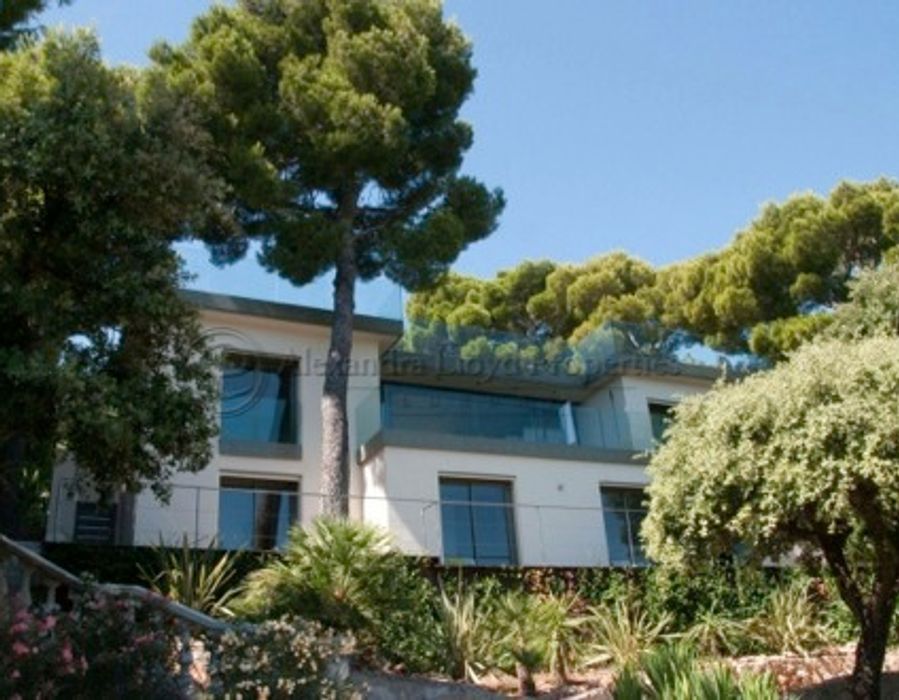 Contemporary property for rent in Saint Jean Cap Ferrat 5
