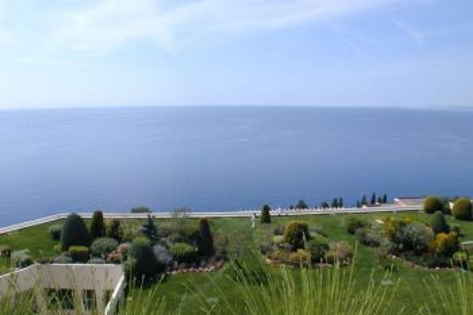 An ideal holiday home on the Cap d'Antibes.