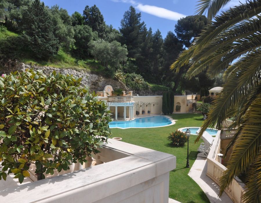 Amazing Belle Epoque villa overlooking the Baie de Villefranche 3