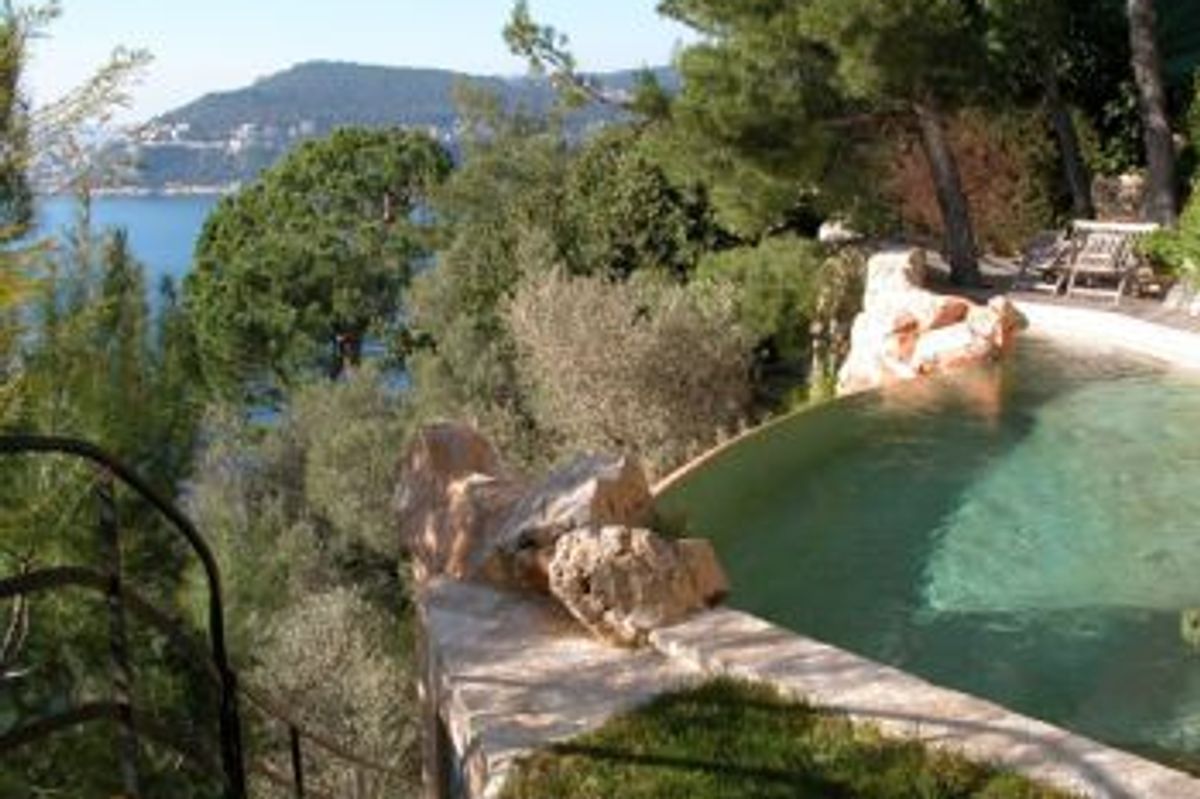 Fabulous waters edge property on the Cap Ferrat