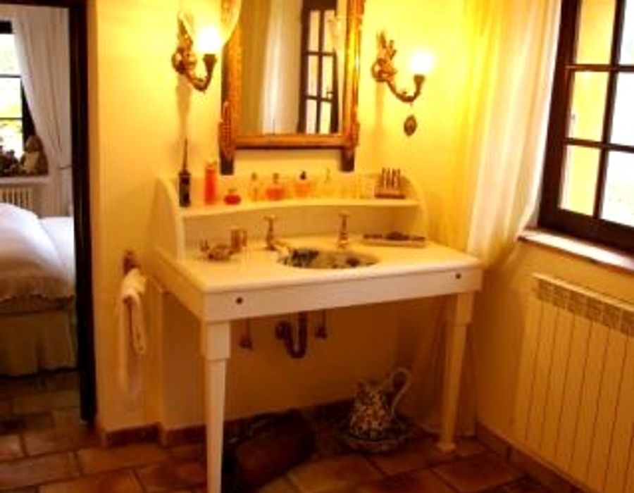 Property close to the village of Saint Tropez 1