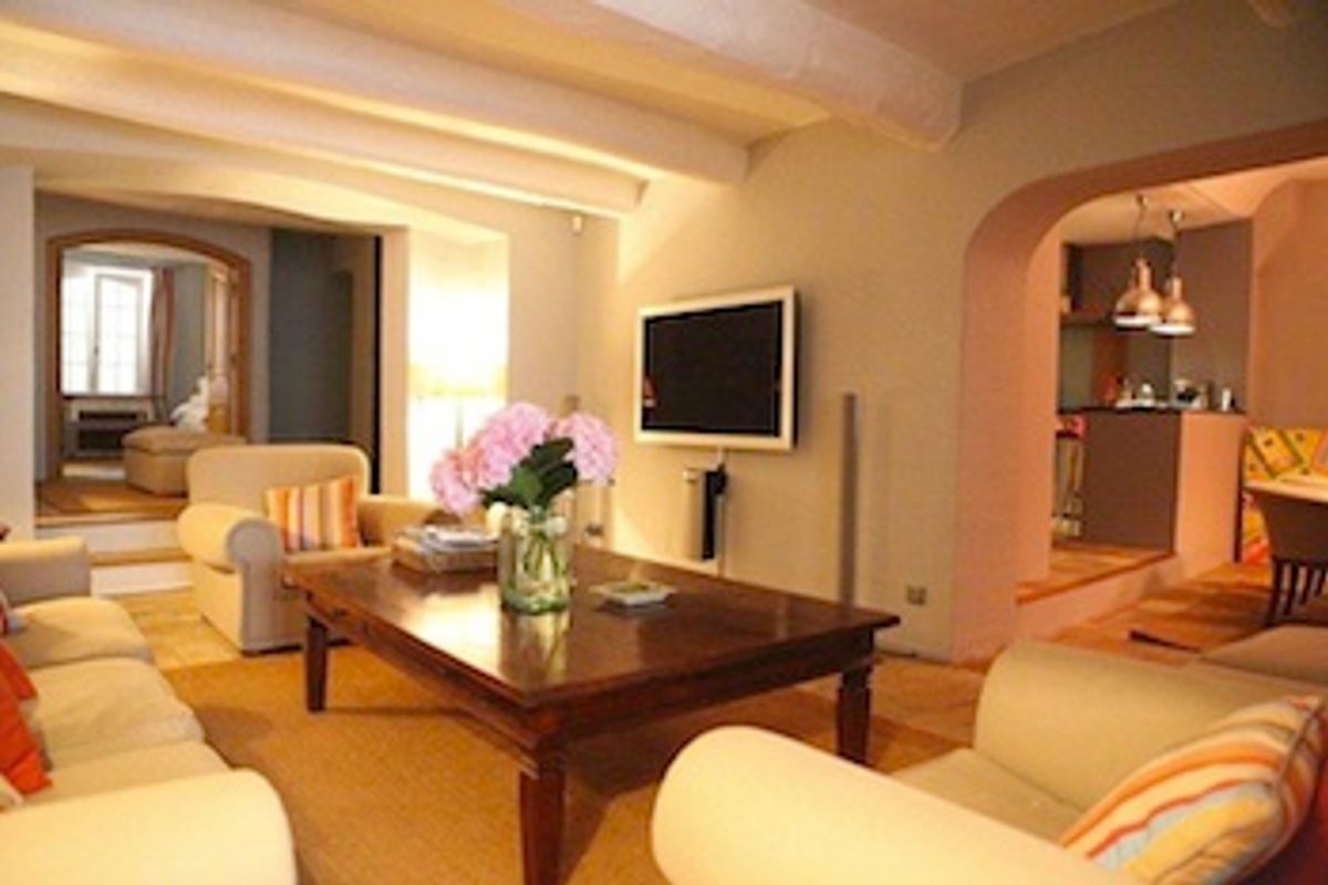 Charming apartment in the village of Saint Tropez