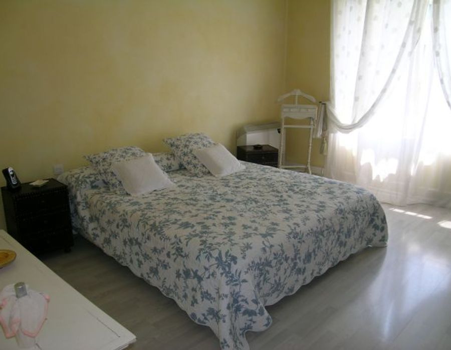 Excellent position on La Croisette in Cannes 1