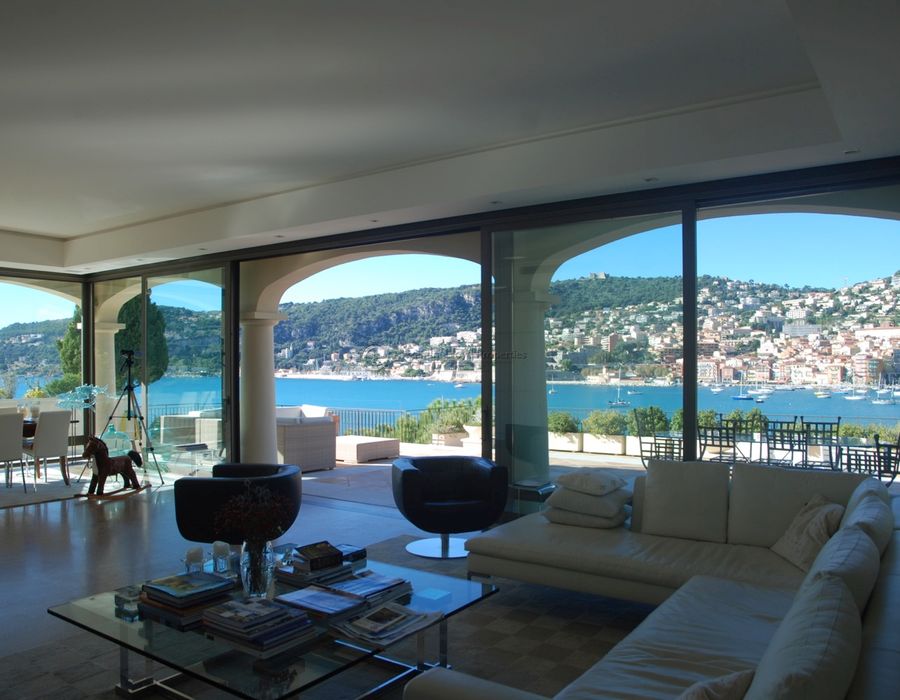 Stunning property with direct access to the water on the Cap Ferrat 4