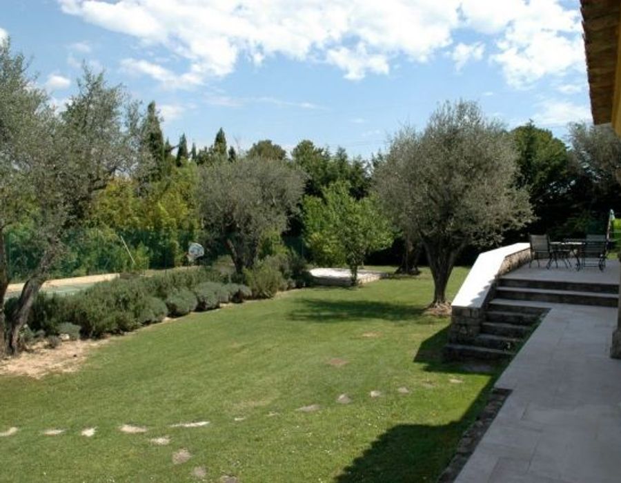 Georgeous property in a private domain with a view of Mougins 1