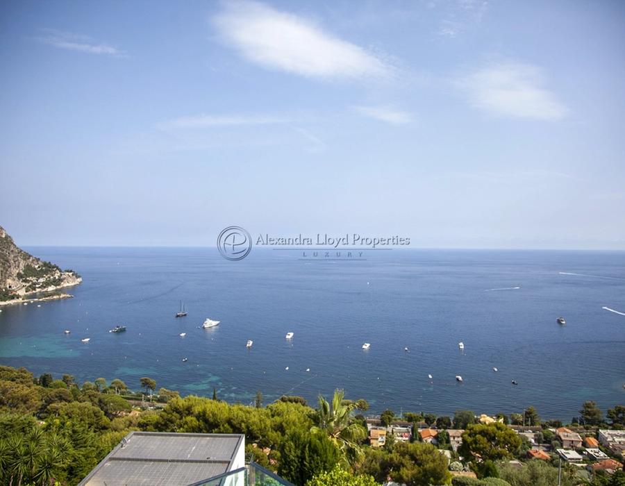Magnificent contemporary property with stunning views, located in Eze Bord de Mer 1