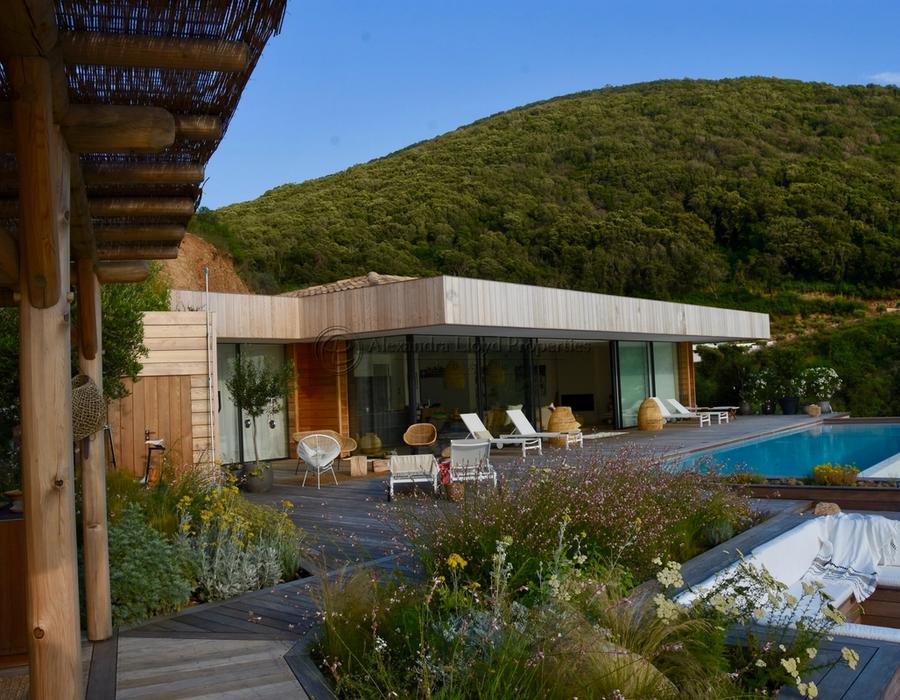 A wonderful property in an extraordinary setting in South Corsica, close to Ajacccio 2