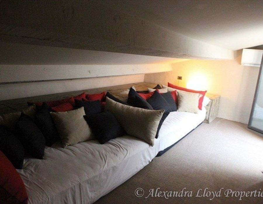 Charming village house in Saint Tropez..... 3