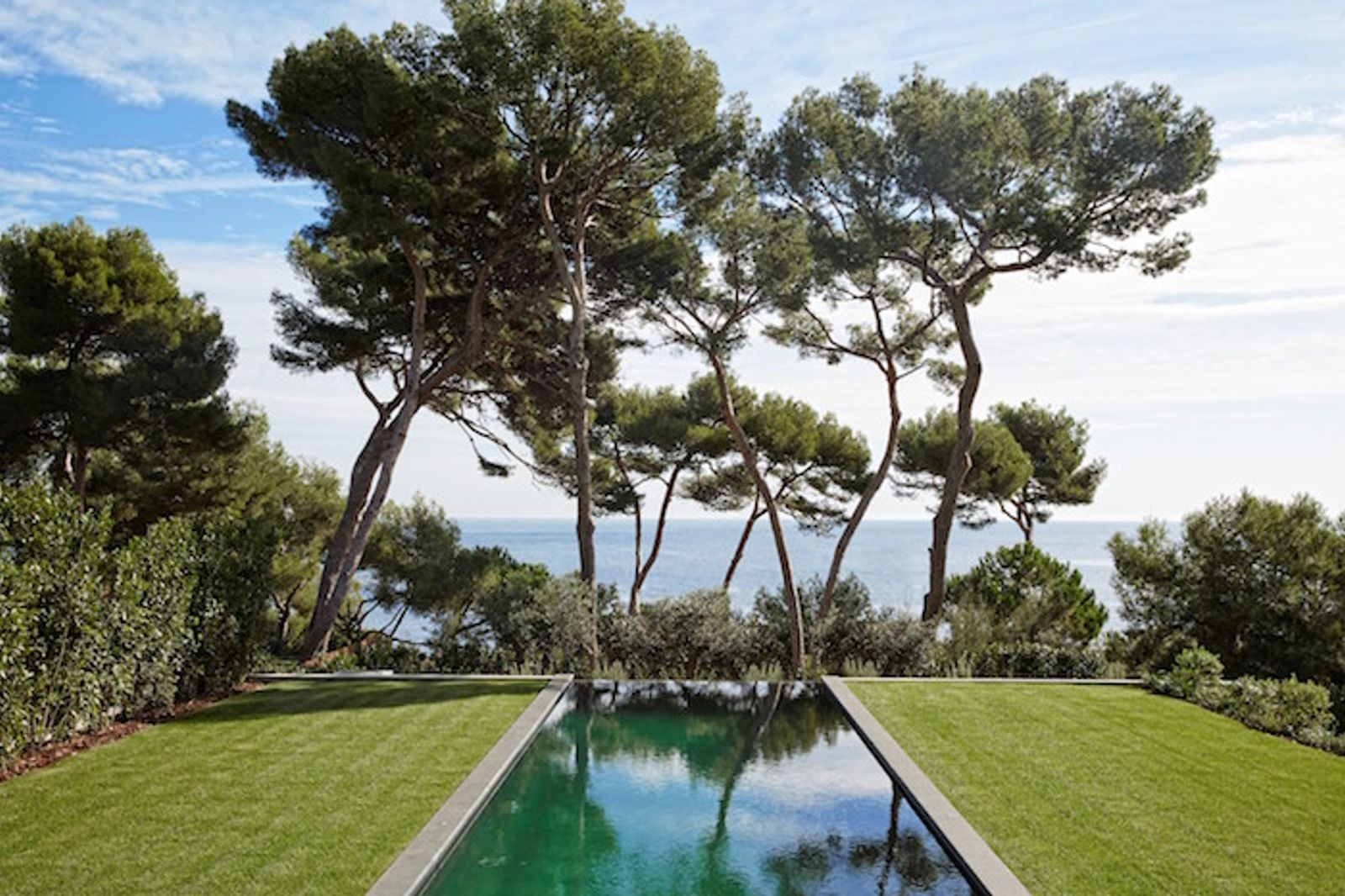 Elegant contemporary villa for sale on the Cap d'Antibes