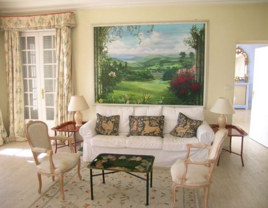 Palladian villa in a private domain in Valbonne with sea views. 5