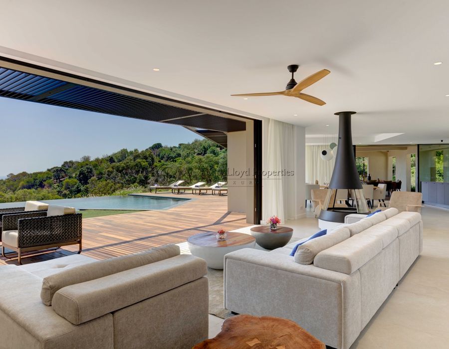 Super Cannes - a six bedroom villa for rent with a tennis court 4