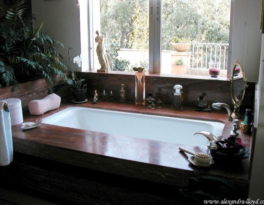 Stunning property in a private domain 4