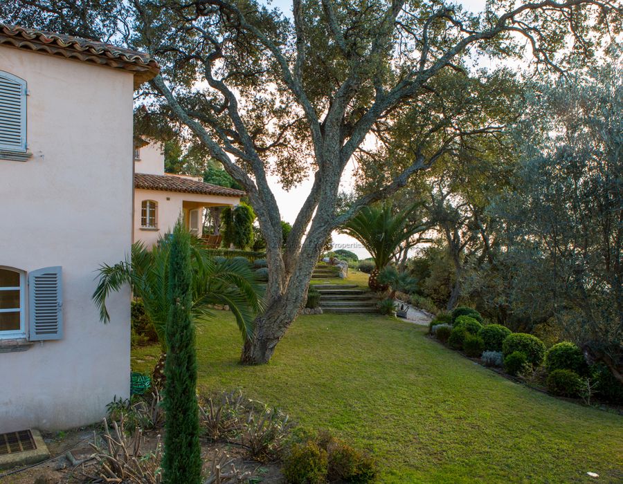 Breathtaking views, tranquility and a beautiful house in Girago 5