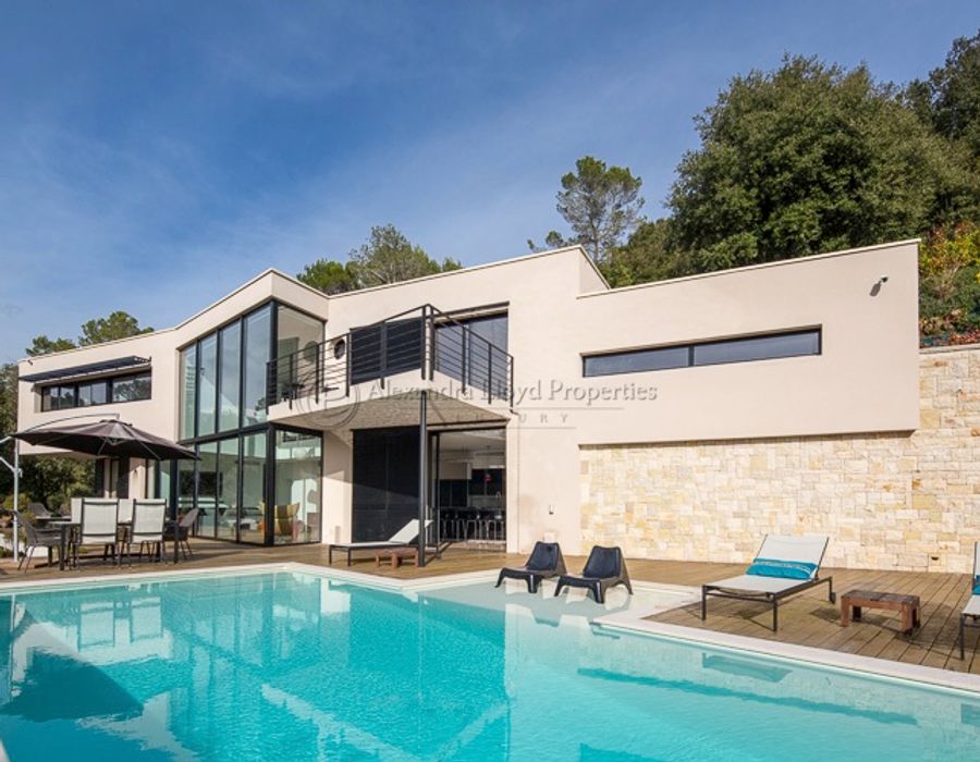 Contemporary villa for rent in Les Hauts de Saint Paul, Saint Paul de Vence 2