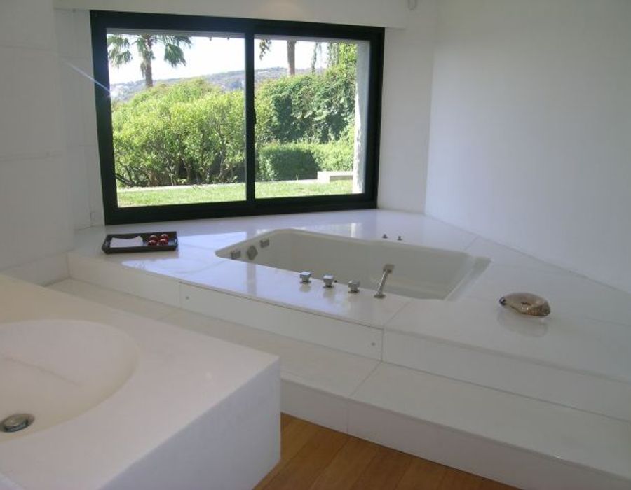 Splendid villa offering spectacular views over the bay of Villefranche 2