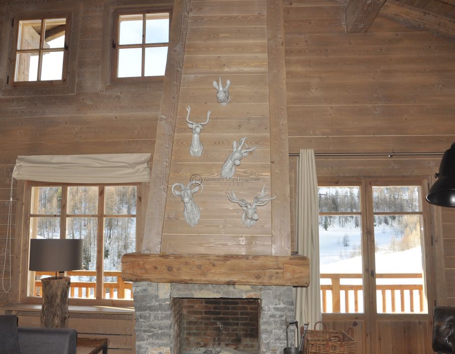 Superb luxurious chalet within walking distance of Auron village 5